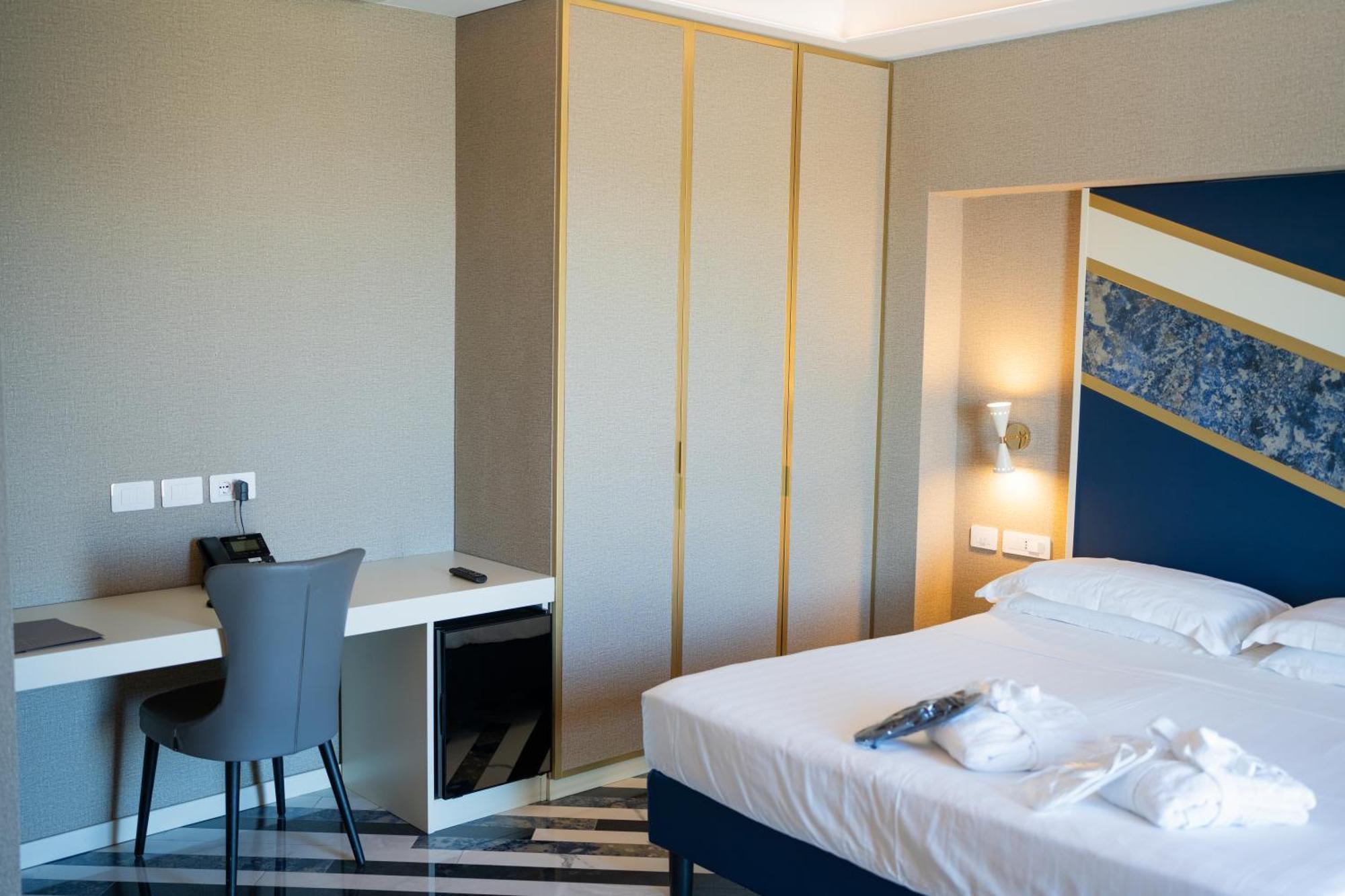 Hotel Cala Moresca Bacoli Habitación foto